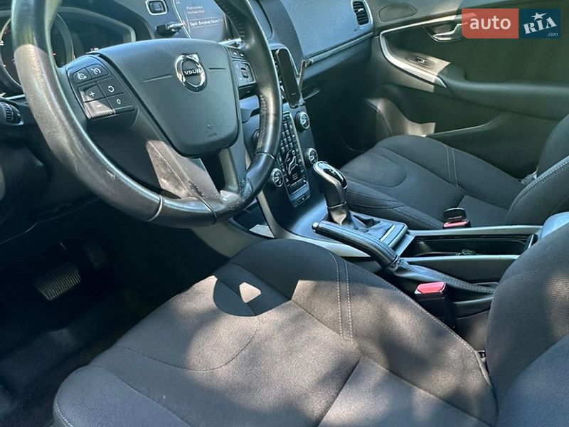 Хэтчбек Volvo V40 2017 в Киеве