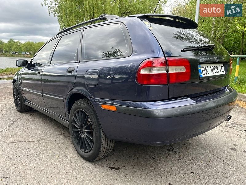 Универсал Volvo V40 2001 в Ровно
