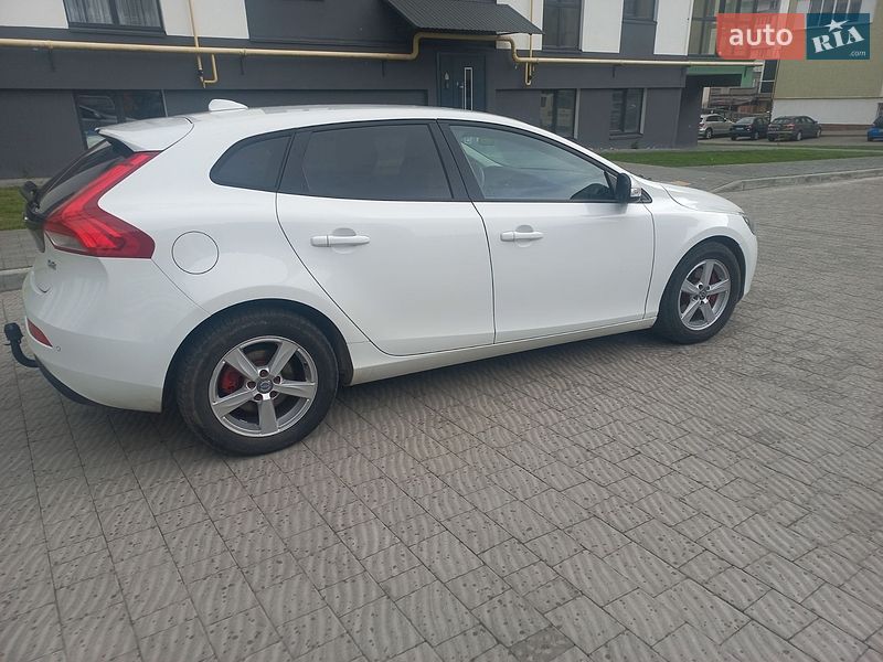 Хэтчбек Volvo V40 2014 в Шептицькому