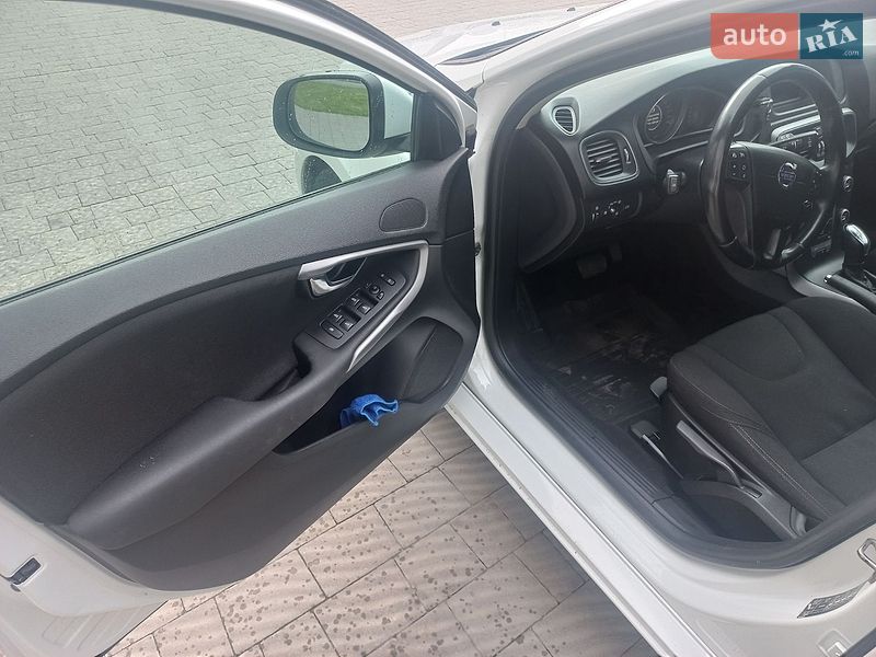 Хэтчбек Volvo V40 2014 в Шептицькому