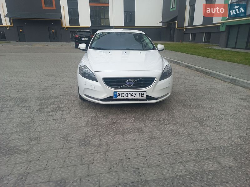 Хэтчбек Volvo V40 2014 в Шептицькому