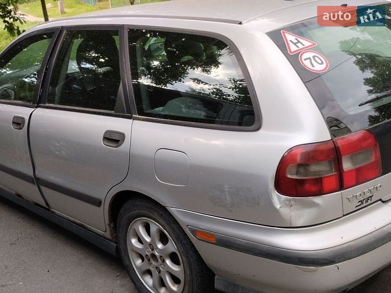 Универсал Volvo V40 1999 в Харькове
