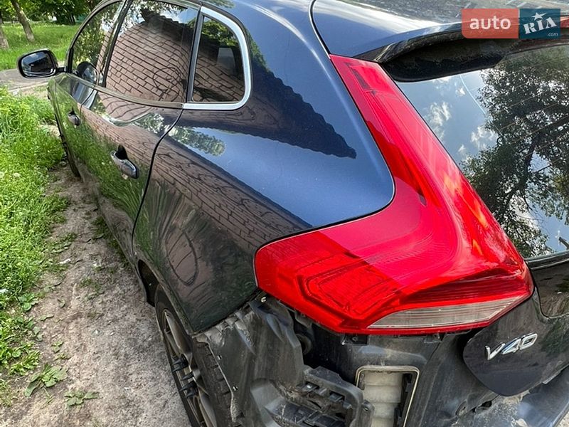 Хэтчбек Volvo V40 2014 в Киеве