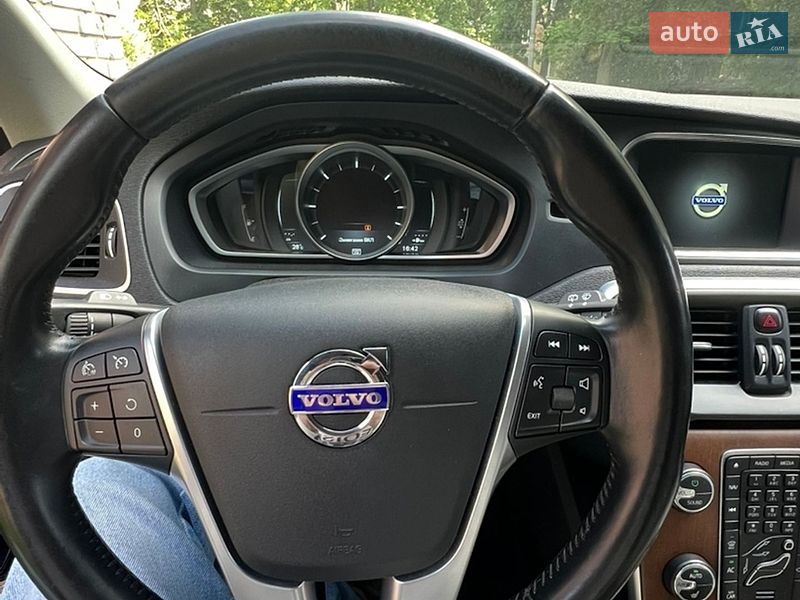 Хэтчбек Volvo V40 2014 в Киеве