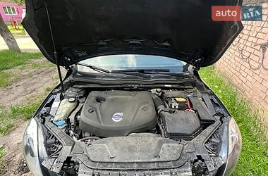 Хэтчбек Volvo V40 2014 в Киеве