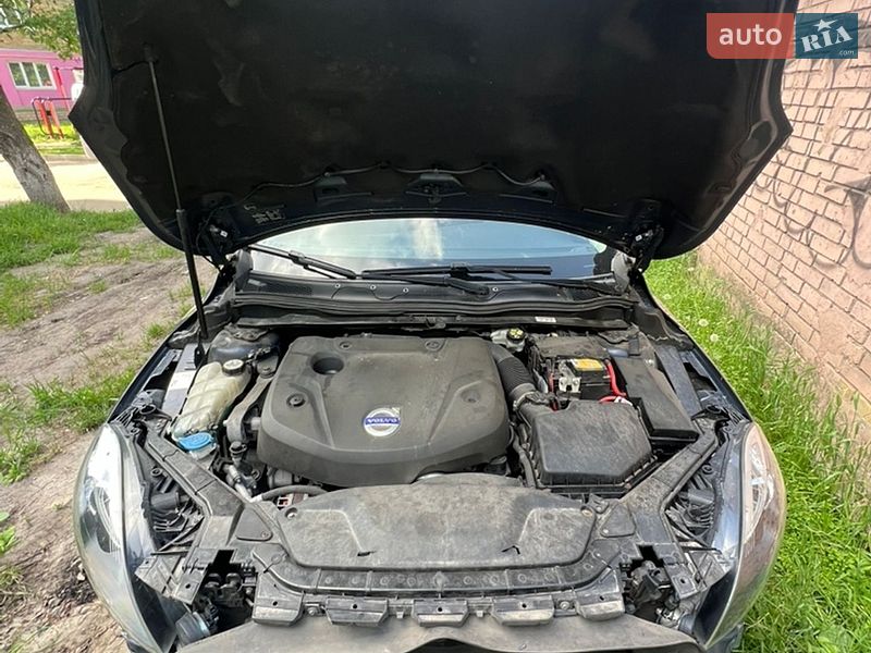Хэтчбек Volvo V40 2014 в Киеве