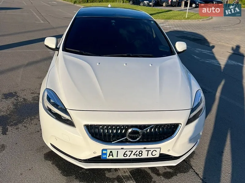 Volvo V40 2018 VIN YV1MV79K0J2486956 фото оголошення 4 з 73