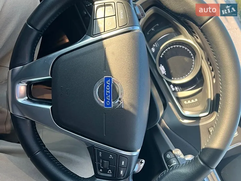 Volvo V40 2018 VIN YV1MV79K0J2486956 фото оголошення 34 з 73