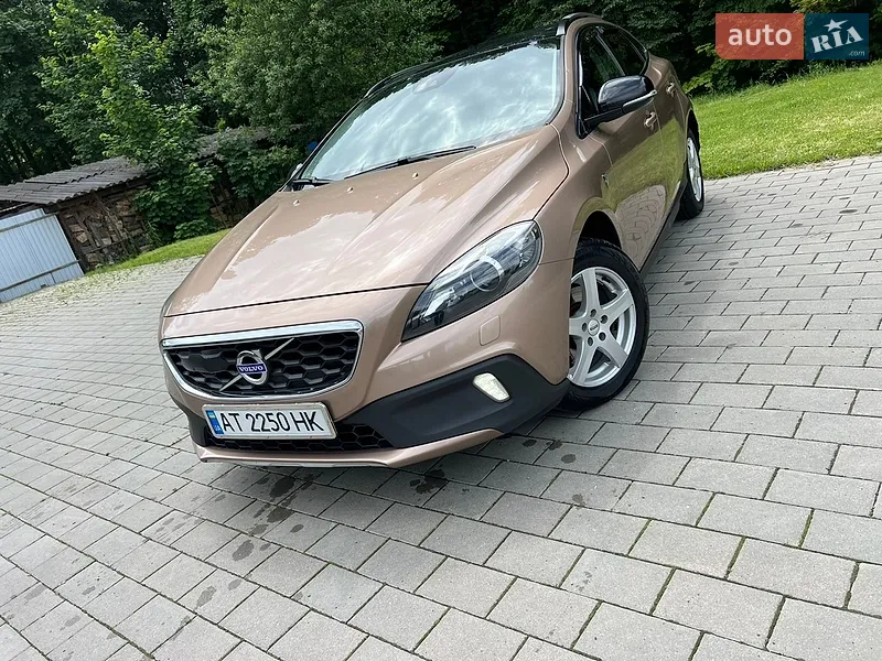 Volvo V40