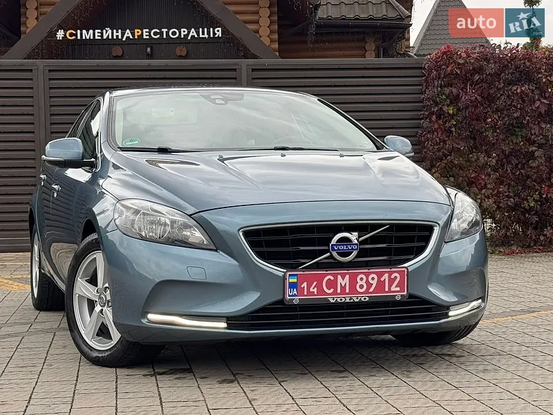 Volvo V40 2012