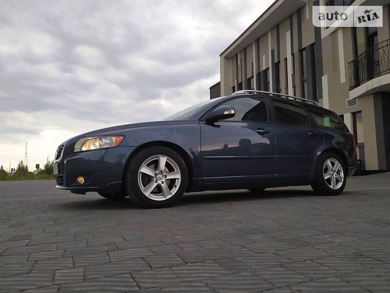 Універсал Volvo V50 2010 в Стрию