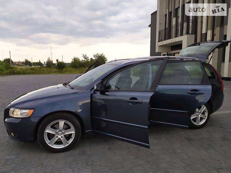 Універсал Volvo V50 2010 в Стрию