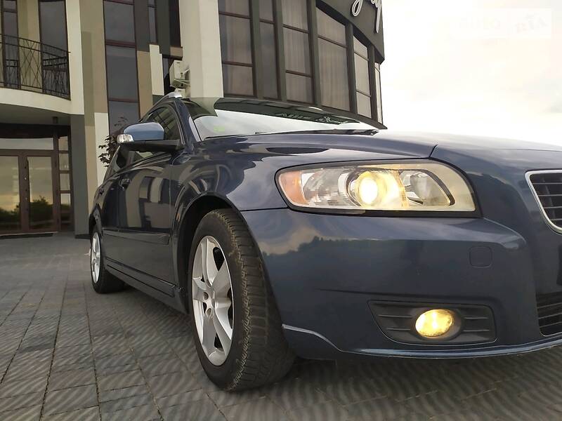 Універсал Volvo V50 2010 в Стрию