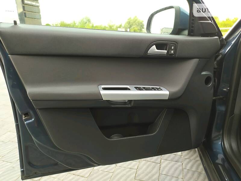 Універсал Volvo V50 2010 в Стрию