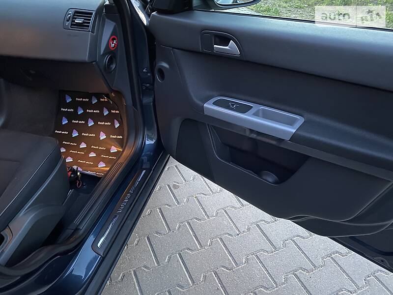 Універсал Volvo V50 2010 в Рівному фото 18 Універсал Volvo V50 2010 в Рівному