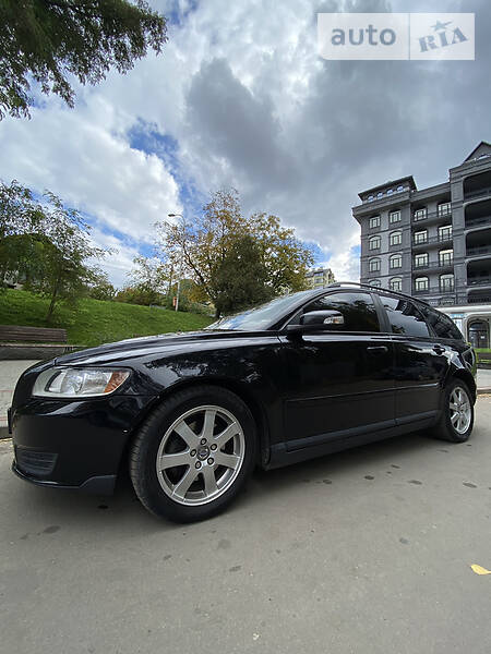 Универсал Volvo V50 2008 в Бориславе