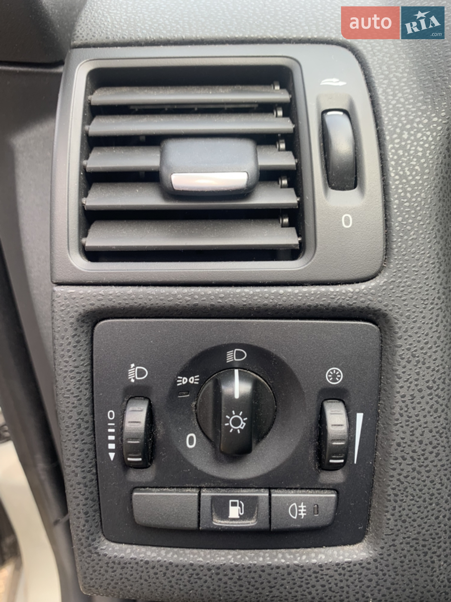 2011 Volvo V50 - мініатюра 11