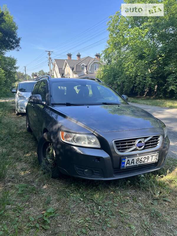 Универсал Volvo V50 2010 в Киеве