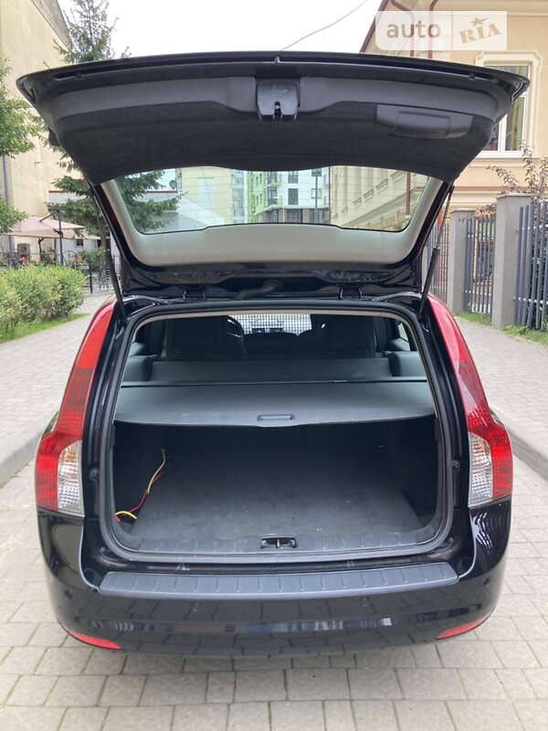 Универсал Volvo V50 2010 в Львове фото 8 Универсал Volvo V50 2010 в Львове
