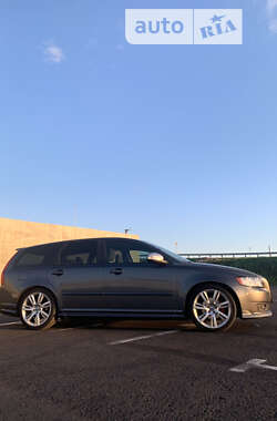 Универсал Volvo V50 2010 в Львове