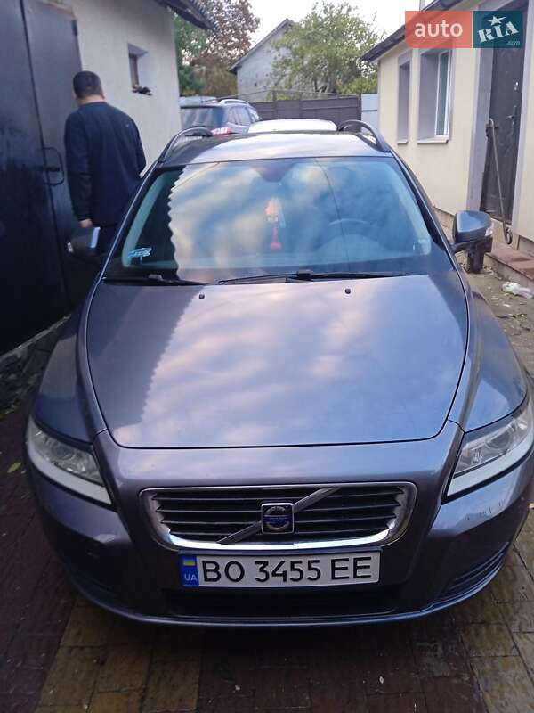 Универсал Volvo V50 2010 в Тернополе