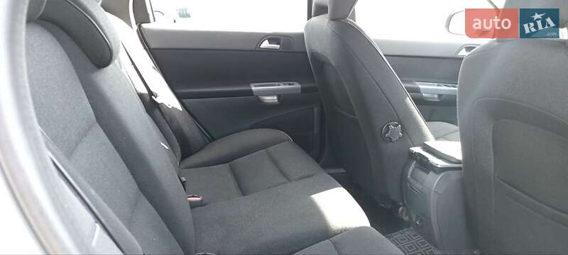 Універсал Volvo V50 2010 в Маневичах