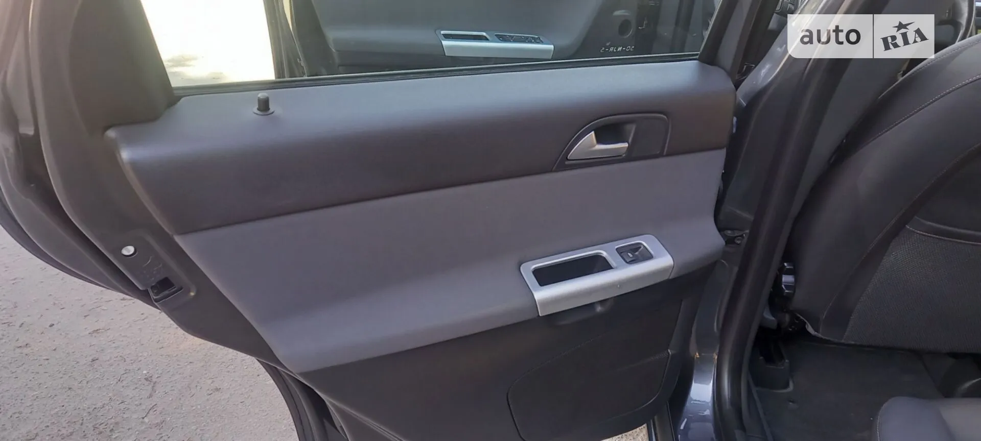 2010 Volvo V50 - мініатюра 15