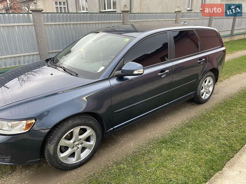 Универсал Volvo V50 2010 в Долине