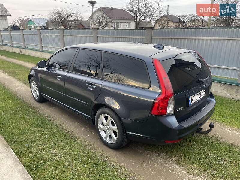 Универсал Volvo V50 2010 в Долине