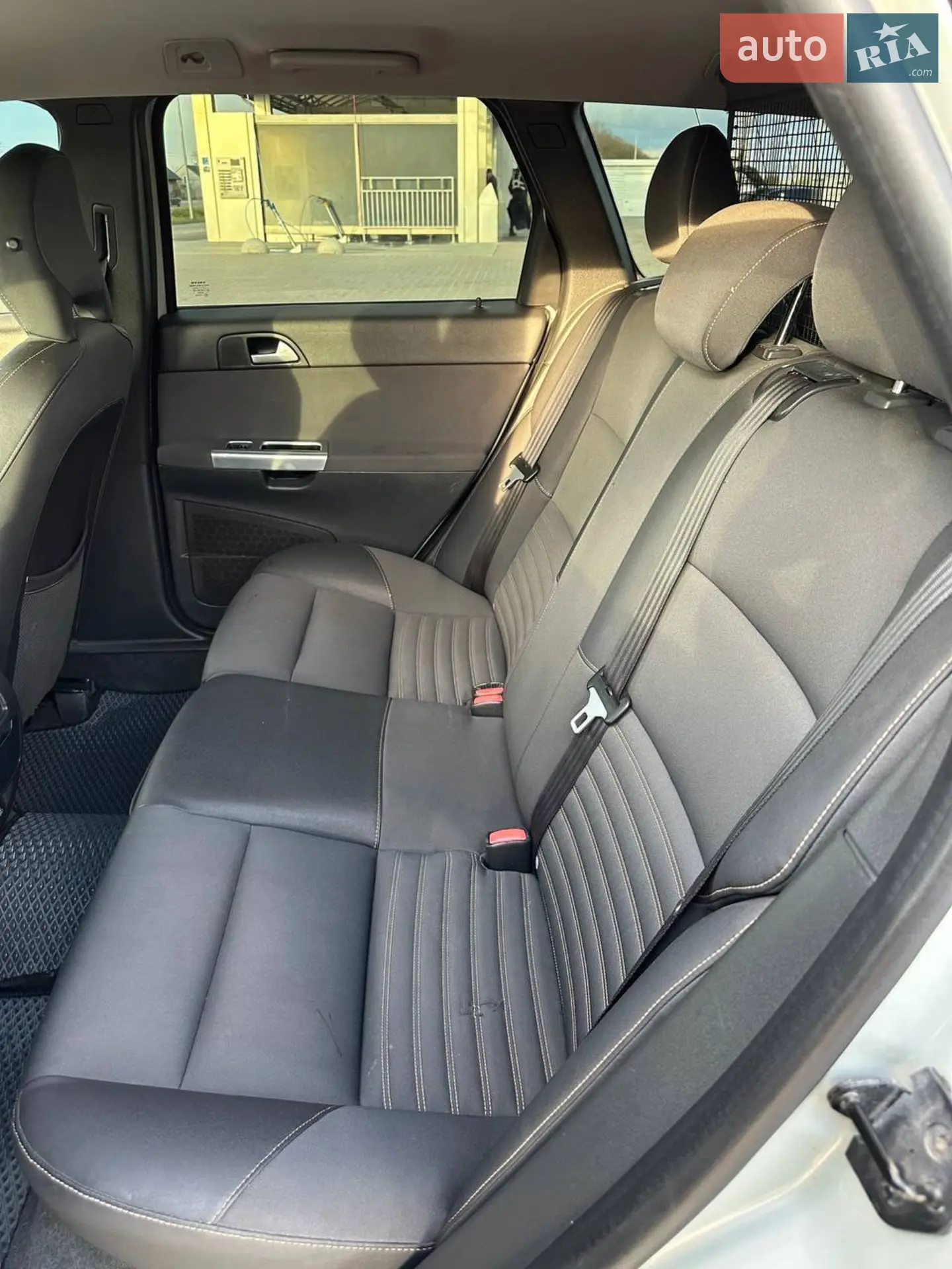 2011 Volvo V50 - мініатюра 4