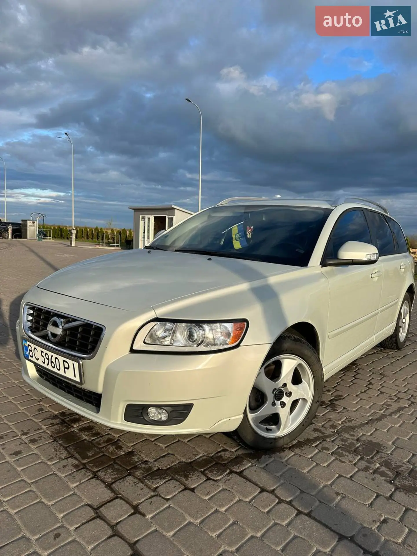 2011 Volvo V50 - фото 1