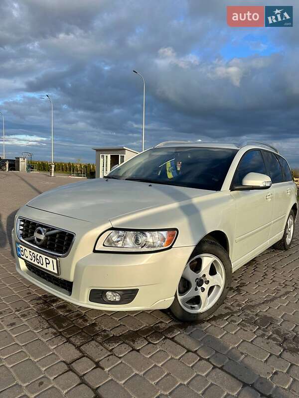 Volvo V50 2011