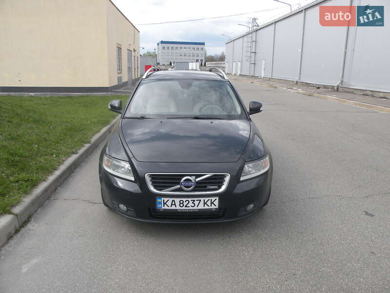 Универсал Volvo V50 2011 в Киеве