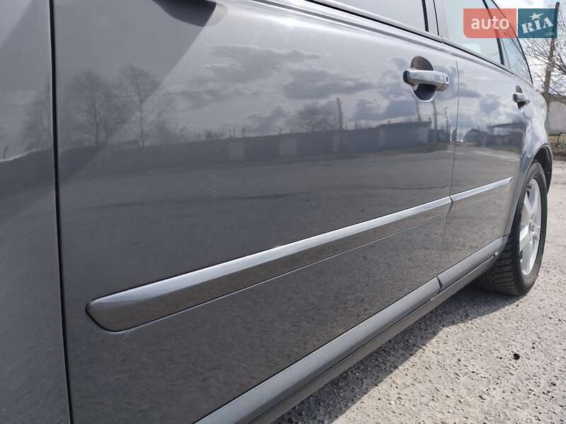 Універсал Volvo V50 2007 в Звягелі