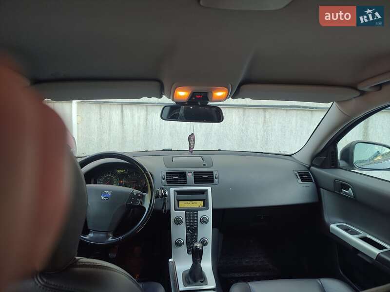 Универсал Volvo V50 2011 в Киеве