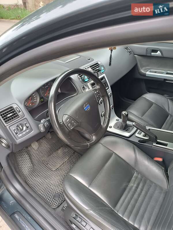 Универсал Volvo V50 2010 в Марганце