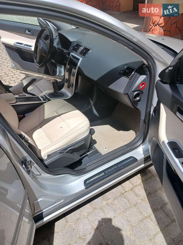 Універсал Volvo V50 2011 в Івано-Франківську
