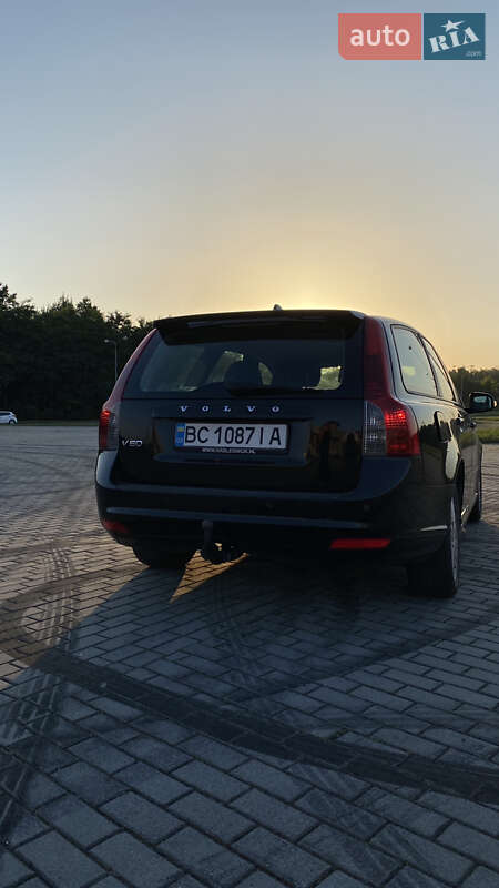 Универсал Volvo V50 2010 в Львове