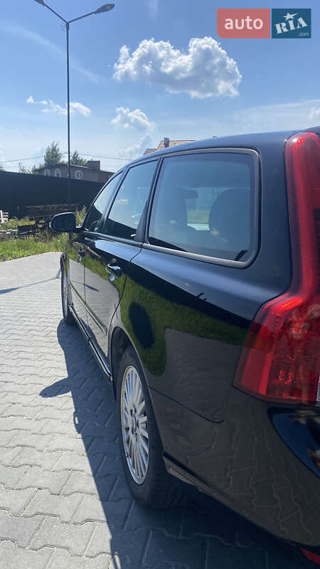 Универсал Volvo V50 2010 в Львове
