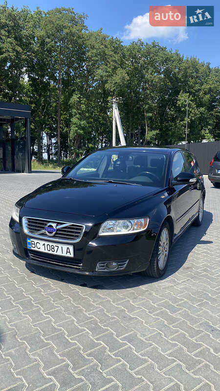 Универсал Volvo V50 2010 в Львове