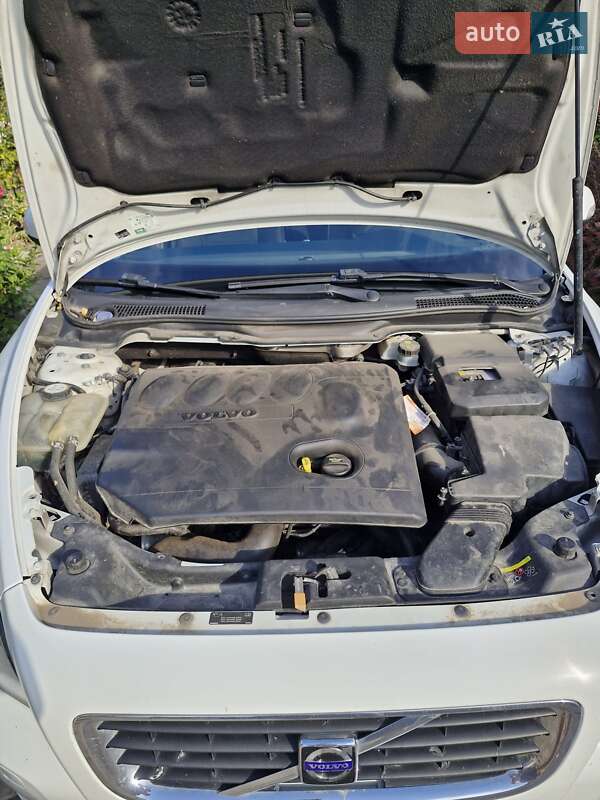 Универсал Volvo V50 2010 в Тернополе