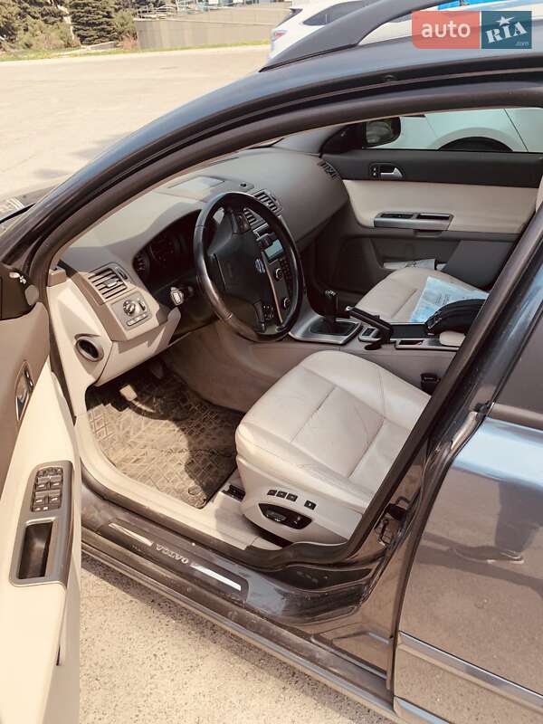 Універсал Volvo V50 2009 в Дніпрі