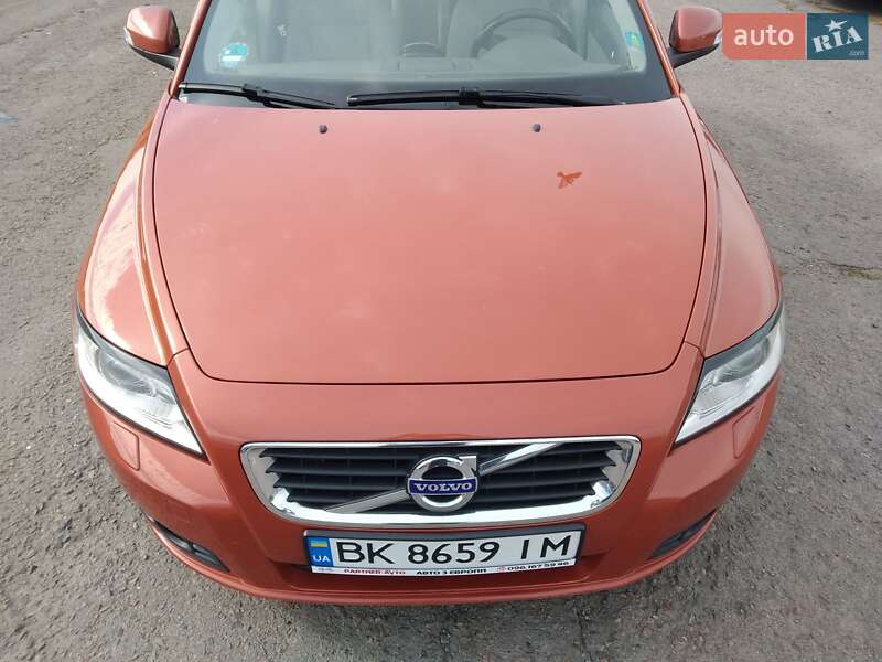 Універсал Volvo V50 2010 в Костопілі