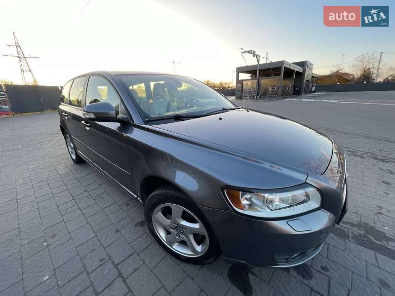 Универсал Volvo V50 2012 в Долине