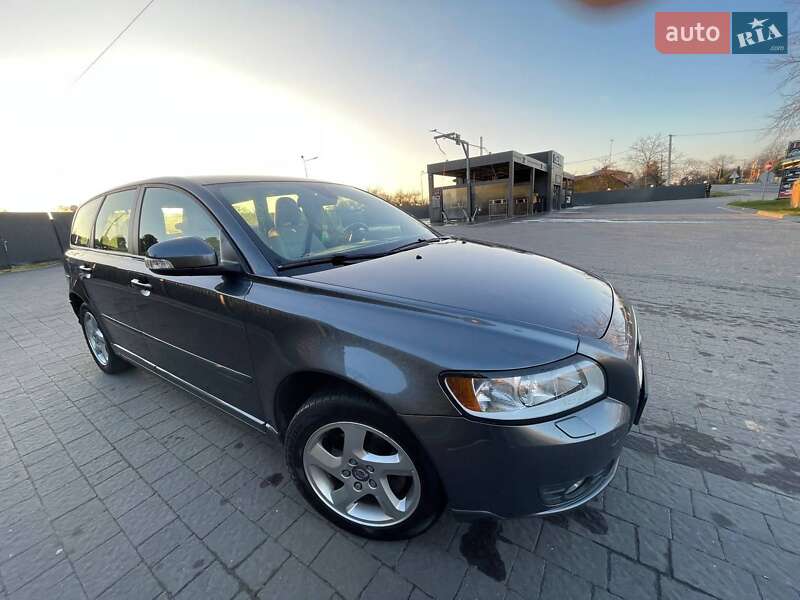 Универсал Volvo V50 2012 в Долине