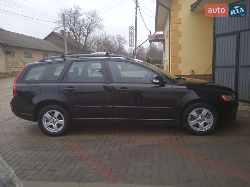 Універсал Volvo V50 2010 в Чернівцях