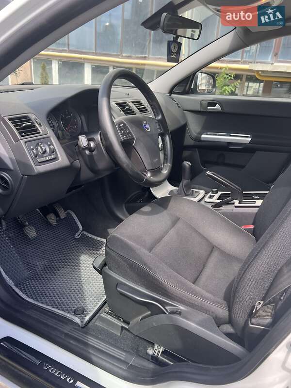 Універсал Volvo V50 2011 в Тернополі