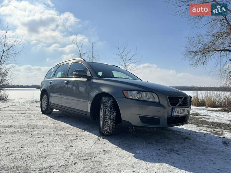 Volvo V50 2011