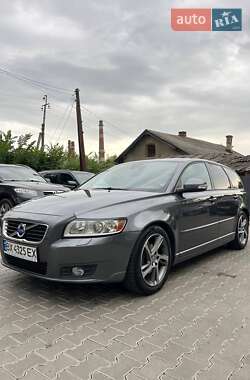 Універсал Volvo V50 2012 в Чернівцях