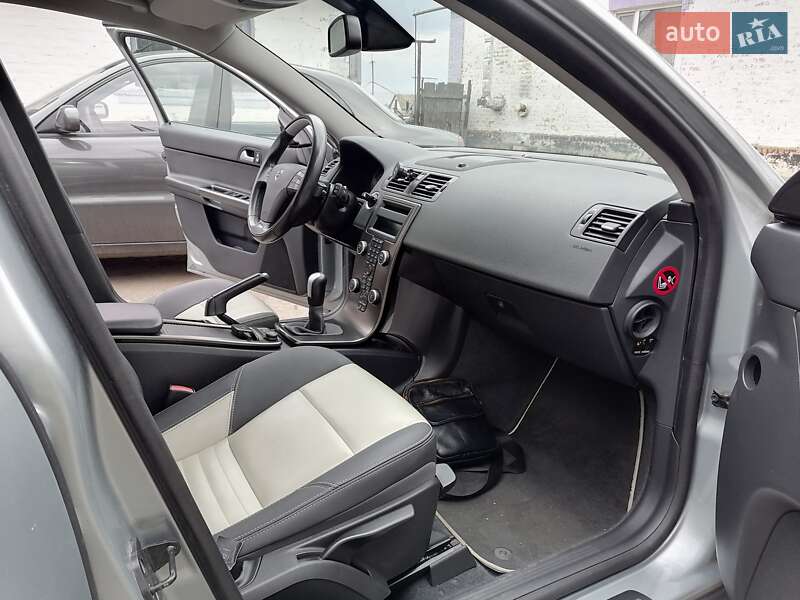 Універсал Volvo V50 2011 в Білій Церкві